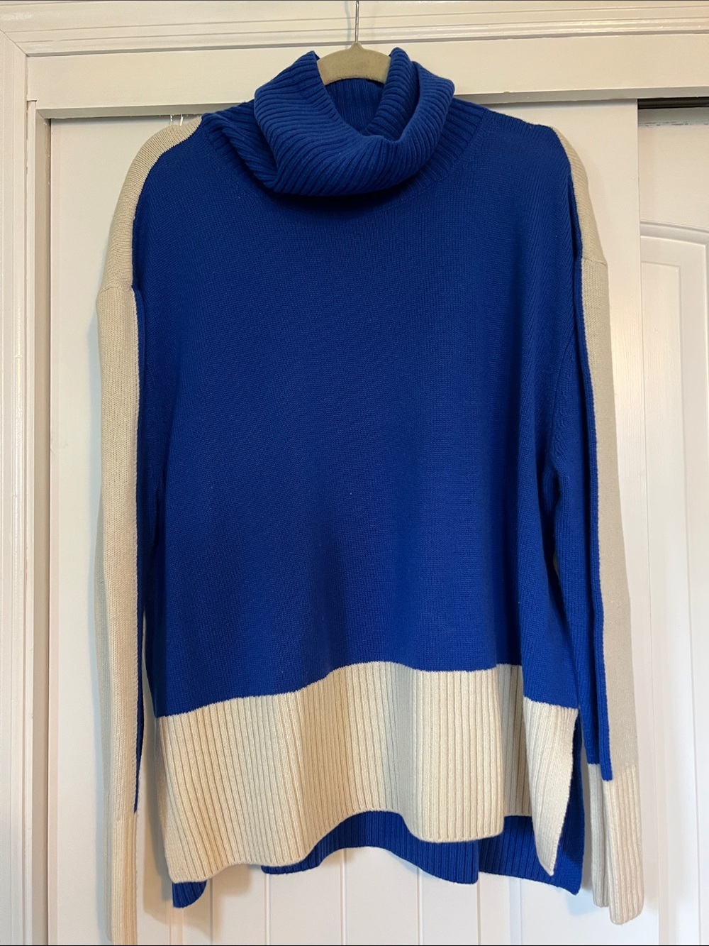 Summersalt Turtleneck Colorblock Sweater in Royal Blue and Cream - Womens XL